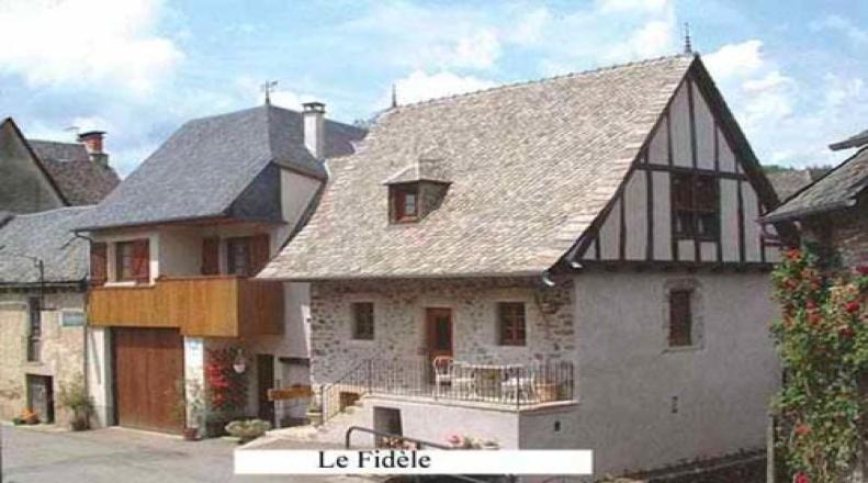 Bed and Breakfast Le Fidele Saint-Chamant Zewnętrze zdjęcie