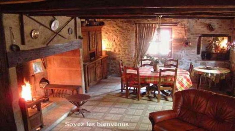 Bed and Breakfast Le Fidele Saint-Chamant Zewnętrze zdjęcie