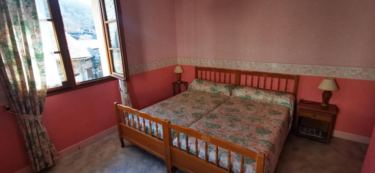 Bed and Breakfast Le Fidele Saint-Chamant Zewnętrze zdjęcie